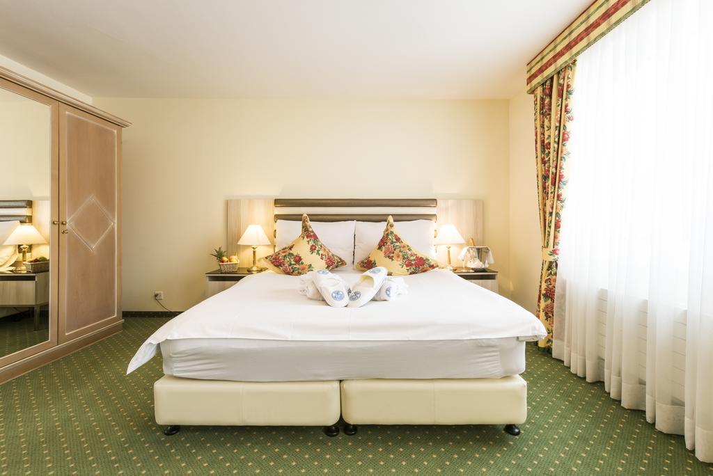 Posthotel Holiday Villa Arosa Eksteriør bilde